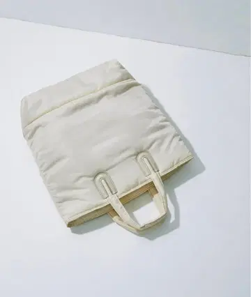 NOMADIS 토트백 아이보리