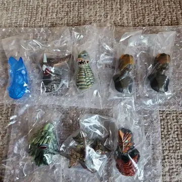 제일복권 울트라맨 시리즈 괴수 초대전 F상 괴수 두상 컴플리트 세트