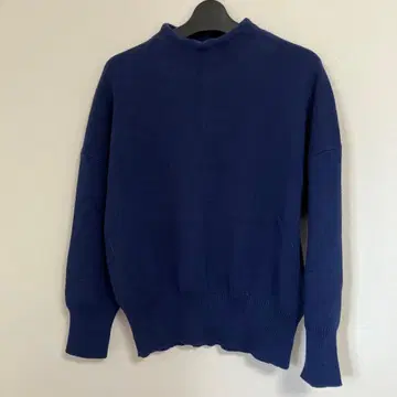 어반 리서치 네이비 긴팔 니트 스웨터