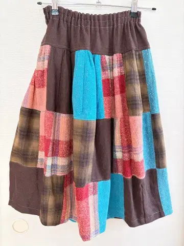 패치워크 디자인 무릎 아래 스커트 미사용 새상품