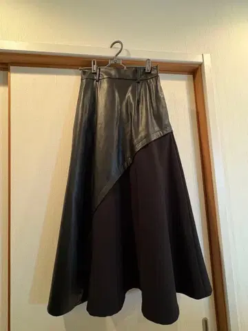 HARE 비대칭 플레어 스커트 F 사이즈 블랙