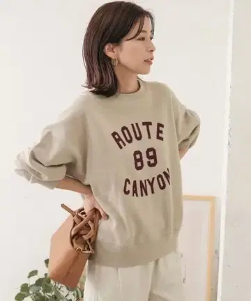 어반 리서치 도어스 프린트 맨투맨 풀오버 그레이지