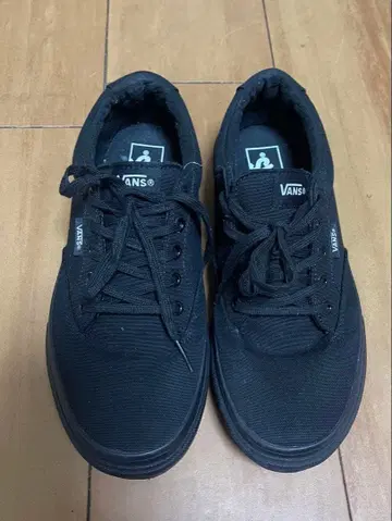 VANS 블랙 스니커즈