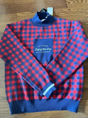 빨간색과 파랑색 체크 무늬 폴리 니트 모크넥 스웨터