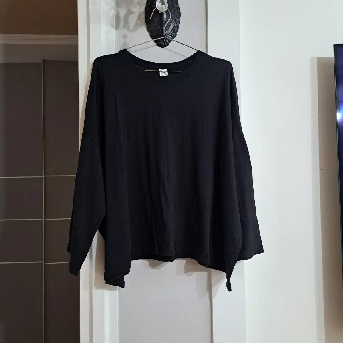 Black long-sleeved t-shirt, loose fit, Free size