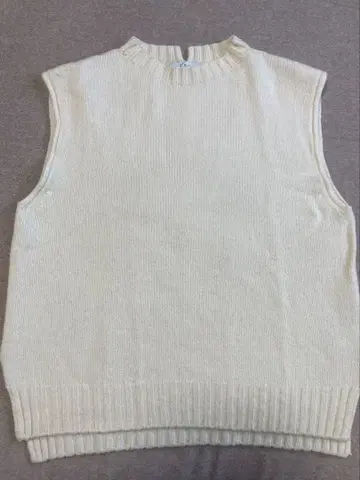 [ 새상품급 ] TOMORROWLAND 아이보리 니트 베스트