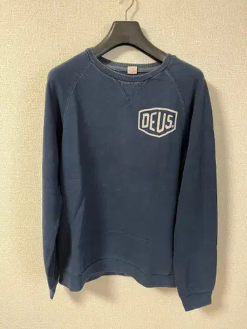 DEUS 네이비 크루넥 트레이닝복 S 사이즈