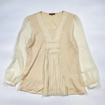 새상품급 AMACA 시어 슬리브 니트 상의 38 플리츠 아이보리