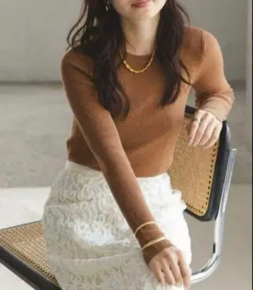 noble 리브 쿨넥 니트 베이지