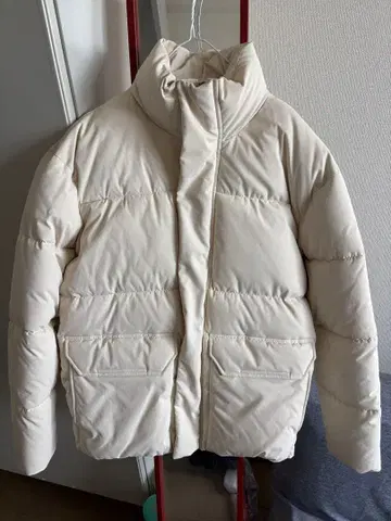 ZARA 아이보리 다운 자켓 사이즈 M