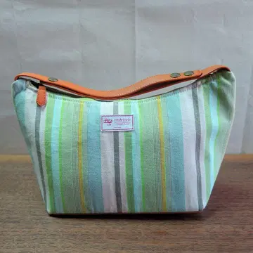 스트라이프 디자인 숄더백