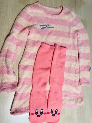 별의 커비 룸웨어와 양말 세트