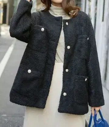 angelina 골드 버튼 보아 노카라 코트