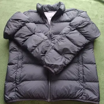 새상품급 유니클로 울트라 라이트 다운 자켓 블랙 L