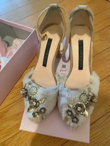 릴리 브라운 l.b 캔디 스탁 플라워 보아 펌프스