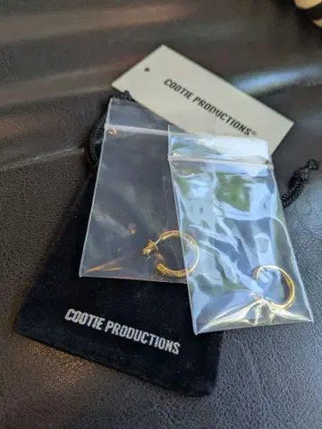 COOTIE 원 스트로크 귀걸이 쿠티 귀걸이