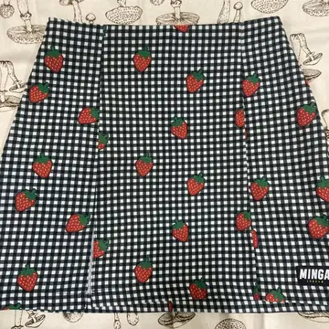 MINGALONDON 스트로베리 타이트 스커트 S 사이즈