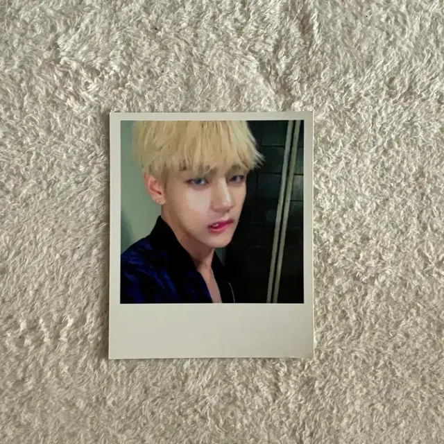 방탄소년단 뷔 포카 판매해요 V