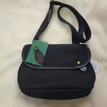 Brady 블랙 숄더백