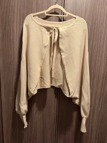 새상품급 moi tytto 니트 가디건