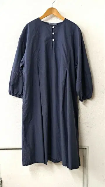 SUNVALLEY 옥스 턱 원피스 더스티 블루