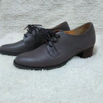 그레이 가죽 레이스업 슈즈 중간 힐