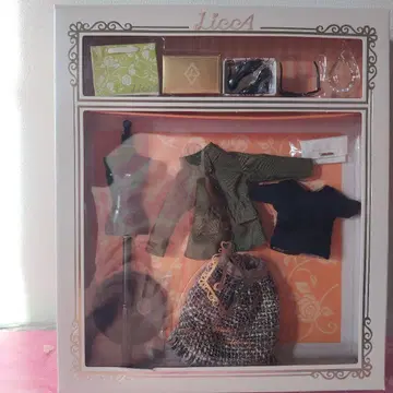 LiccA 스타일리시 웨어 컬렉션 라버블 밀리터리 스타일