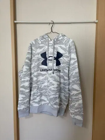[ 미사용 ] 언더아머 카모플라쥬 속기모 후드티 L 사이즈