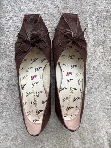 츠모리 치사토 펌프스 23.5cm