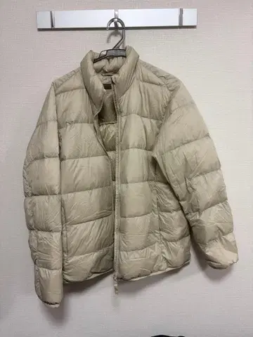 울트라 라이트 다운 자켓 L 사이즈 베이지
