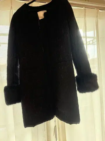 블랙 퍼 롱 코트 전체 레이스 무늬