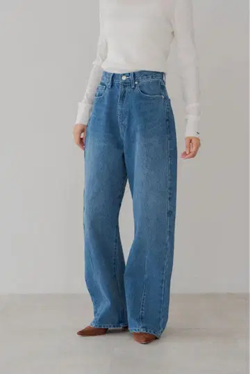 regleam 엠보싱 커브 데님 EMBOSS CURVE DENIM