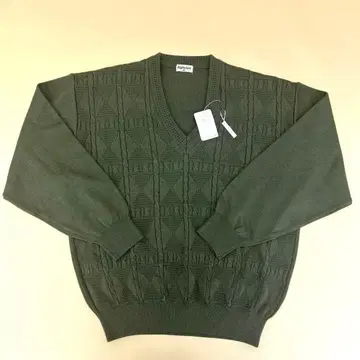 mighty-lord V넥 카키 스웨터 미사용품