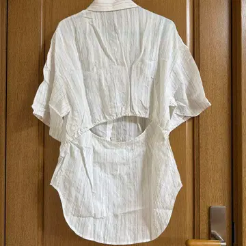 오픈 백 반팔 셔츠 화이트