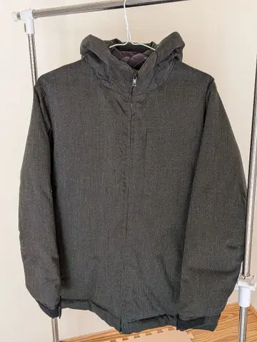 BEAMS 다크 그레이 다운 자켓 후드 부착