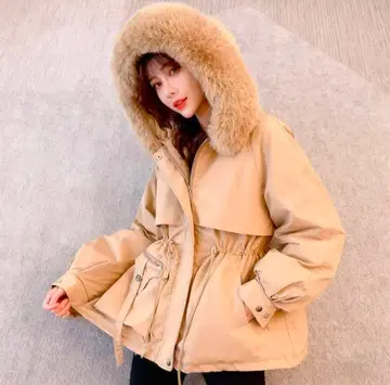 베이지 퍼 다운 자켓