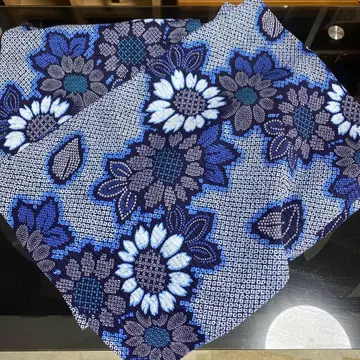 립플 유카타 꽃무늬 블루 계열 쥐어짜기 새상품급 1곳 얼룩 있음