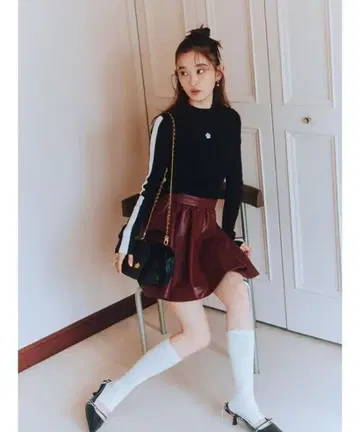 LILY BROWN x MARY QUANT 소프트 리브 니트탑 블랙