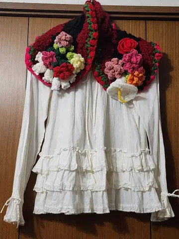 꽃 모티브 프릴 머플러 핸드메이드 포테치노 핑크하우스 사에라 벨파치