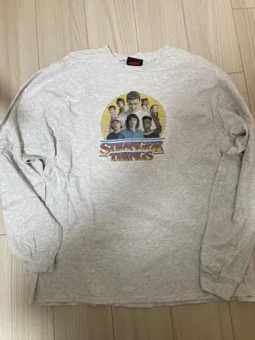 STRANGER THINGS Green Parks 콜라보 긴팔 T셔츠