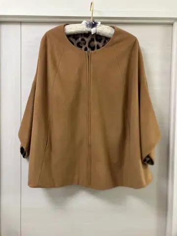 바니스뉴욕 레오파드 리버서블 판초 케이프