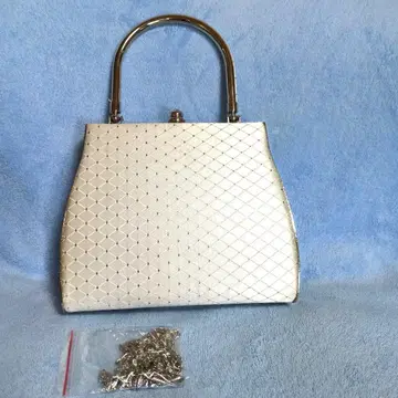 화이트 다이아몬드 패턴 파티 백