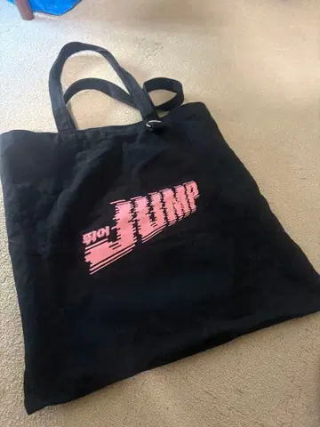 JUMP 로고 토트백 블랙 BLACKPINK