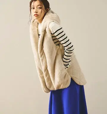 드로와트 로트레아몽 퀼팅 퍼 베스트 후드 부착