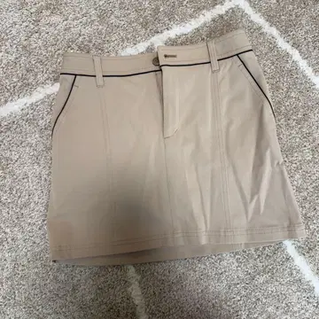 새상품급 JUN&ROPE 베이지 골프 스커트