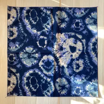 빈티지 반다나 타이다이 패턴