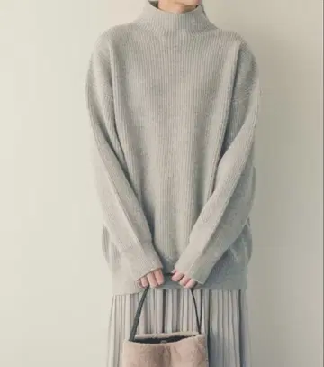 미사용 새상품 북유럽,  따뜻한 울 미들 기장 니트