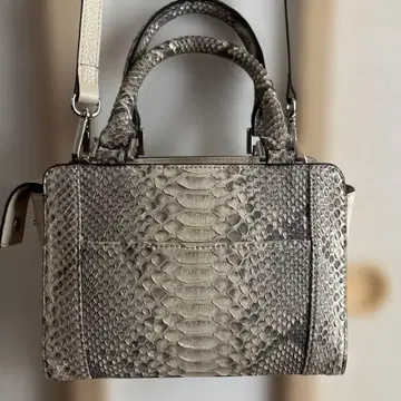 뱀피 그레이 계열 숄더백