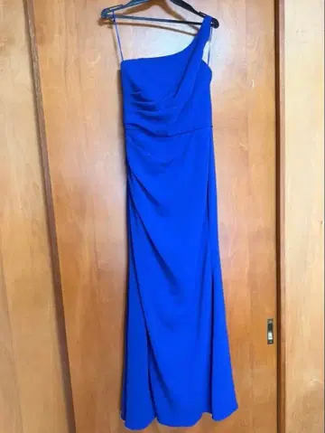 네이비 블루 원숄더 드레스 / CARMEN MARC VALVO