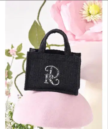 비쥬 장식 블랙 핸드백